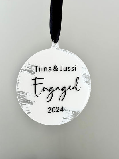 Joulukuusenkoriste - Engaged
