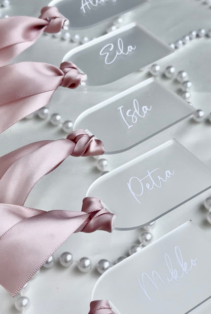 Akryylinen paikkakortti huurrettu